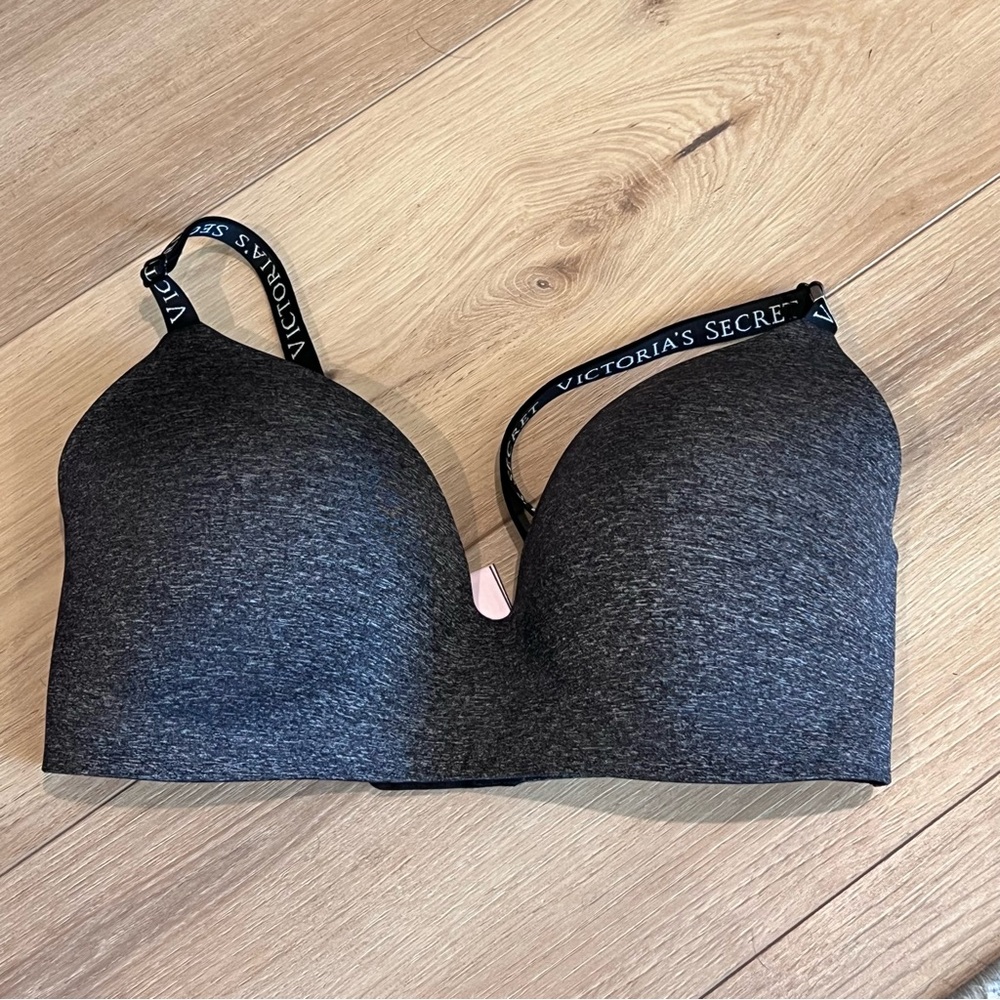 NWOT Victoria's Secret t-shirt Lightly Lined Wireless Gray Bra Size 36DD